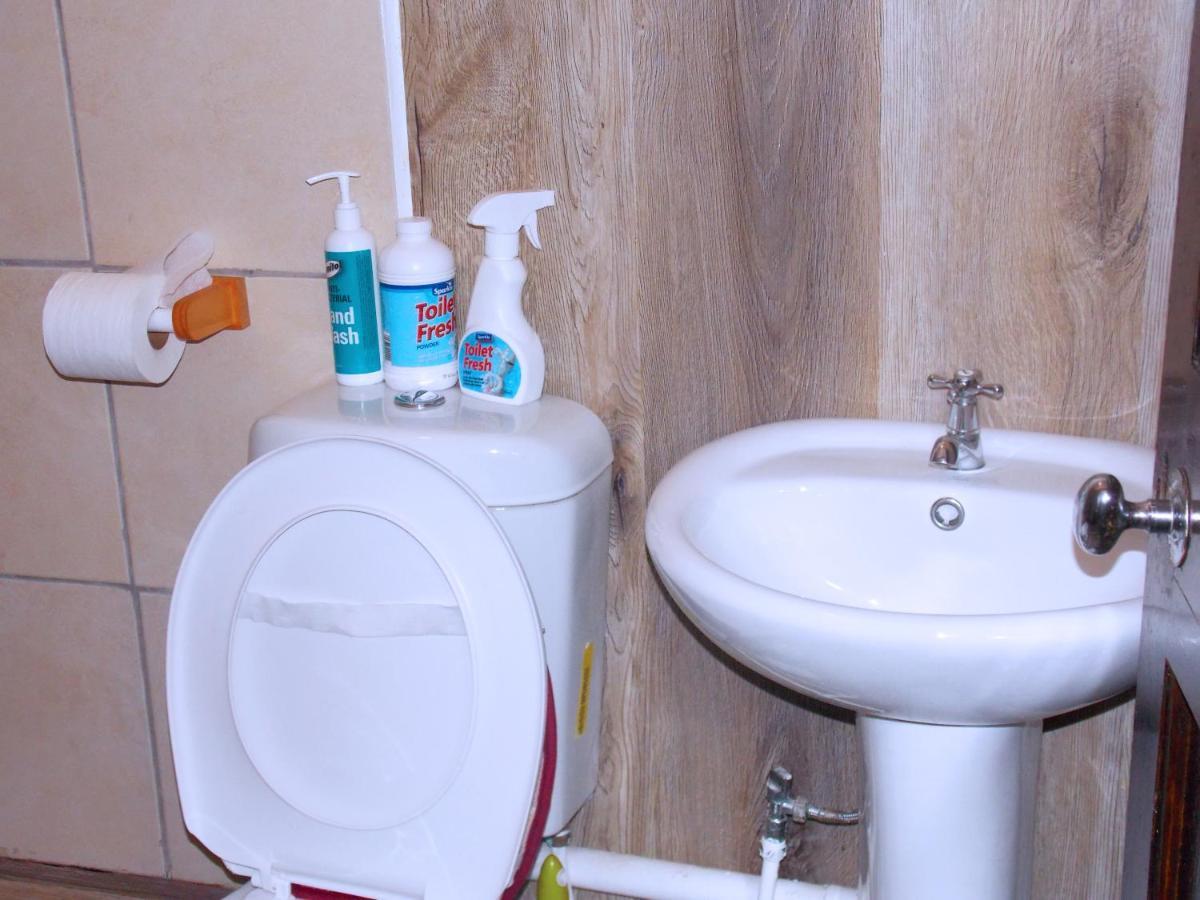 Trap Houz Backpackers Hostel Кейптаун Екстериор снимка