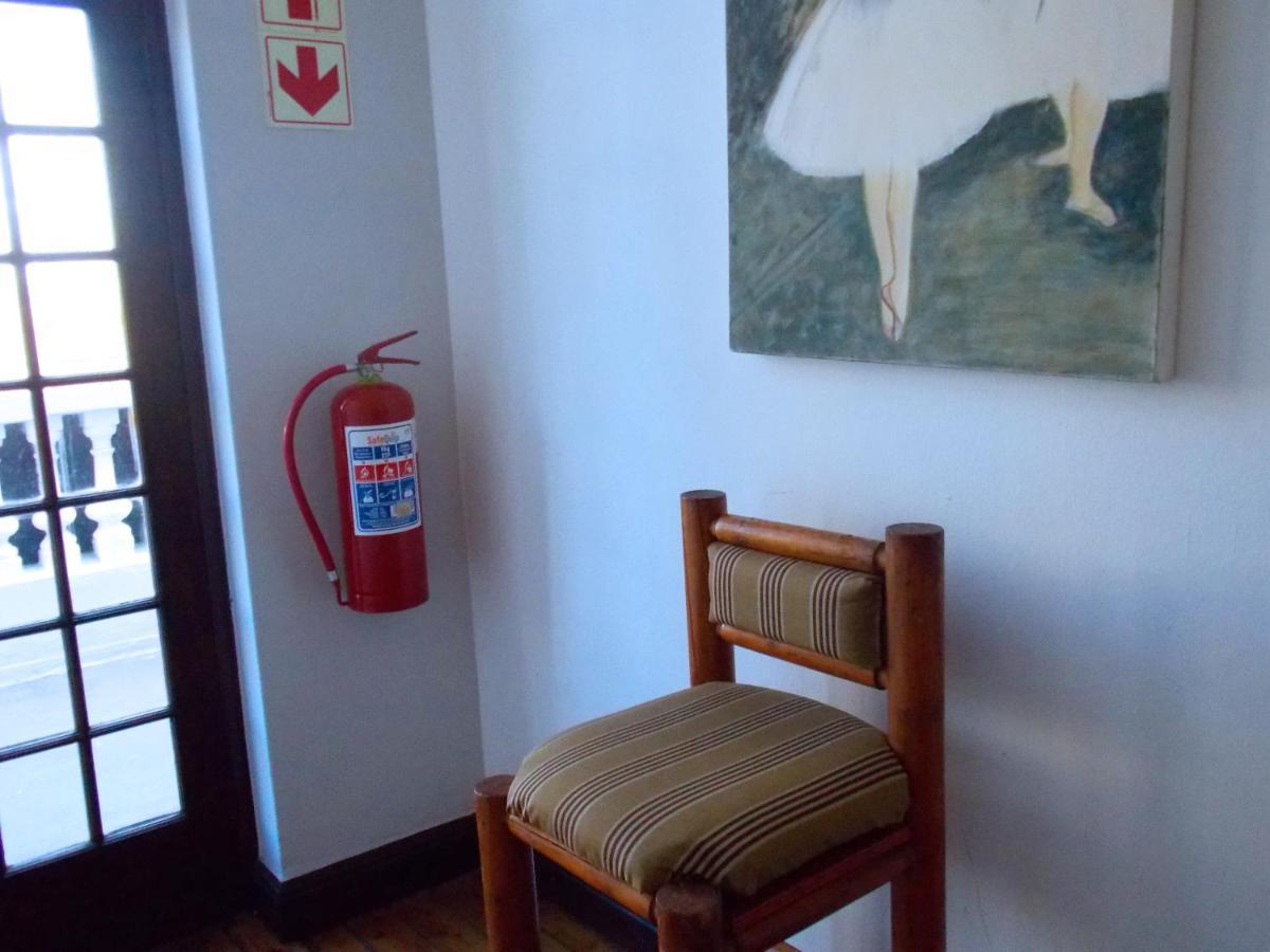 Trap Houz Backpackers Hostel Кейптаун Екстериор снимка