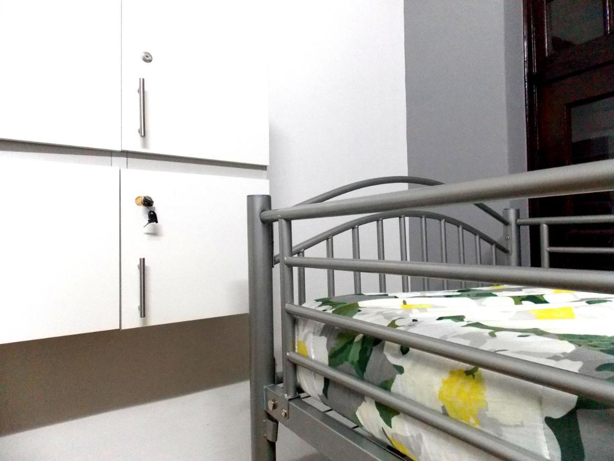 Trap Houz Backpackers Hostel Кейптаун Екстериор снимка